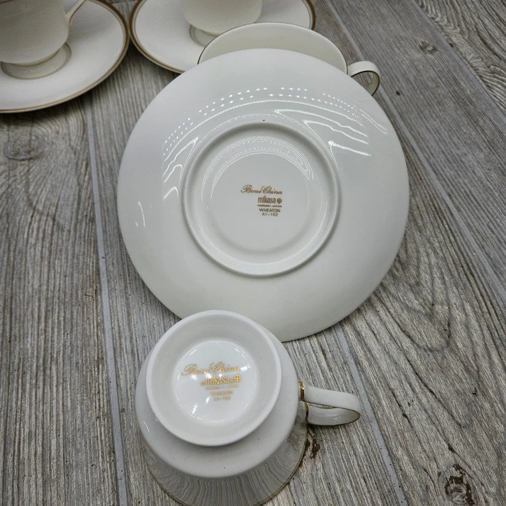 Mikasa Wheaton‎ Bone China Cup and Saucer Set of 4 White Gold Trim A1-102 Japan